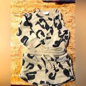 Toddler Super Cozy 2piece Stella McCartney Sweatshirt & Shorts .